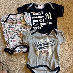 Genuine Merchandise Yankees Bodysuit Set - Navy, Gray, White